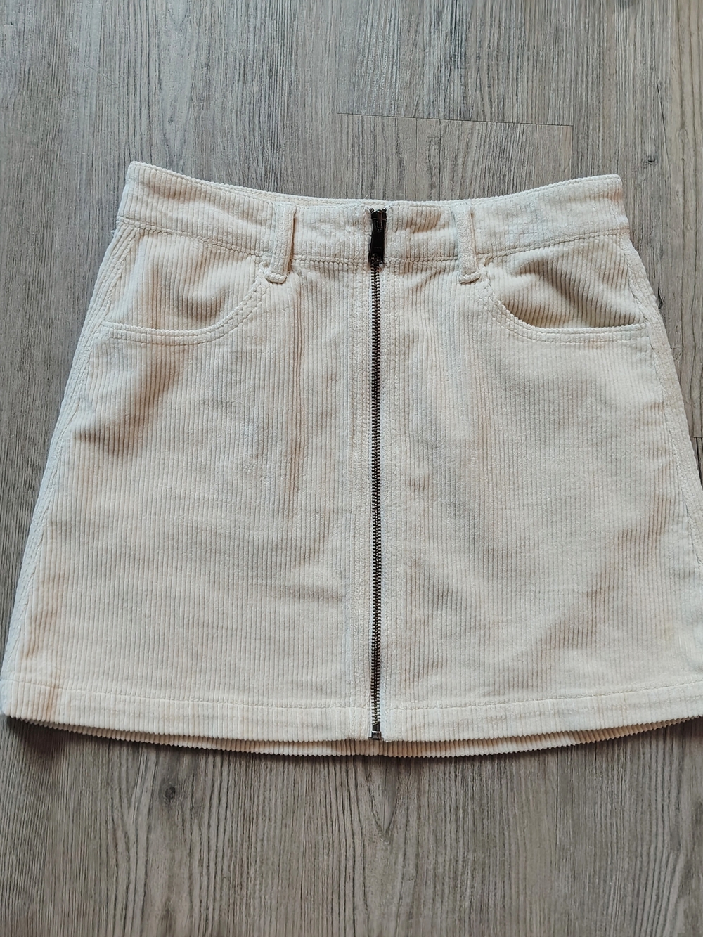 American Eagle Women's Cream Stretch Corduroy Mini Skirt Front Zip Size 6